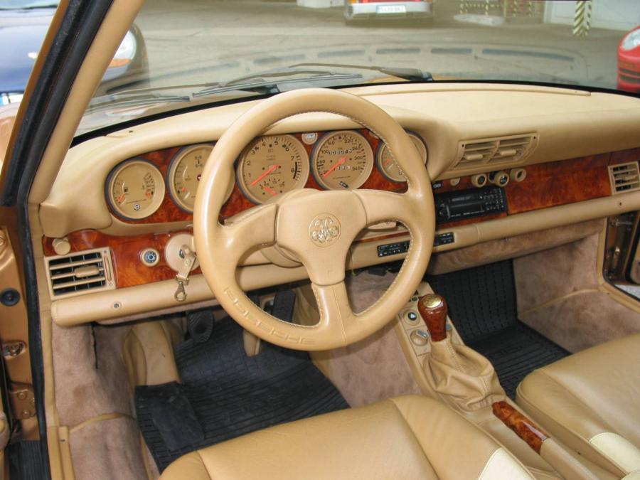 Торпедо Porsche 959 Gold 1987 года  (фото 3 из 12)